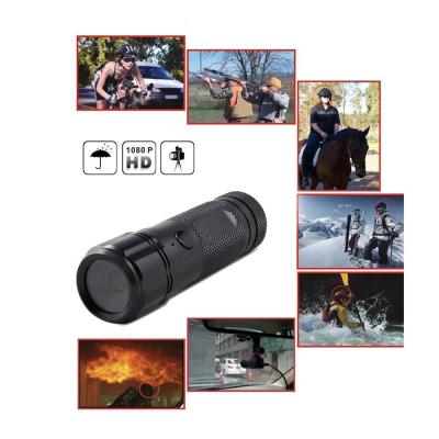 Chine Voiture imperméable DVR de caméscope de caméra d'action de casque de l'objectif grand angle DVR de la caméra HD 720P 30FPS 8MP 120A+ HD d'action de sports à vendre