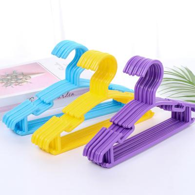 China Modern Baby Clothes Hanger Children Plastic Kids Clothes Drying Rack Non-Slip Hanger Lounge Customized Logo Opp for sale