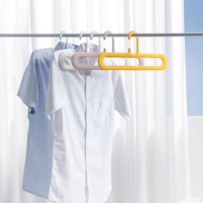 China Non-marking Modern Hanger Plastic Fit Non-slip Clothes Rack Storage Hanger Single Hook for sale