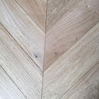 China Modern Chevron Engineered Wood Flooring 710x122x15/4 ABC Grade Brushed Unfinished for sale