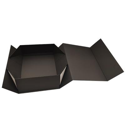 China Recyclable Custom Logo Empty Black Paper Folding Apparel Christmas Custom Gift Box With Magnetic Lid for sale