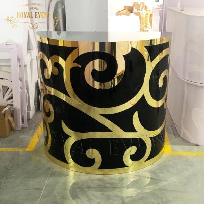 China Hot Wedding Event /party Recommend Dessert Table Cake Stand Wedding Decoration Corner Table Acrylic Bar Tables for sale