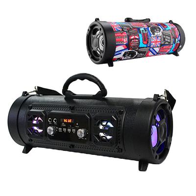 China M17 mini radio led lights speaker car subwoofer multifunctional microphone audio sound speaker for sale