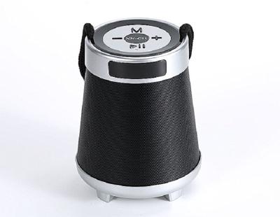 China No Waterproof Mini Speaker XN-C11 Custom Logo Outdoor Wireless Speaker for sale