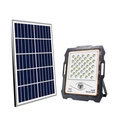 China Solar Powered Outdoor Solar Powered LED Flood Light IP65 Solar Flood Light Powerful 100W Lighting for sale