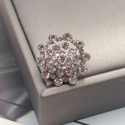 中国 Custom Made Button Eco-friendly Dry Cleaning Size Diamond Rhinestone Crystal Flow Shank Sustainable For Women Western Clothing 販売のため