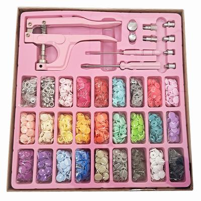 China Durable Fastener Kit and 1 Color Set T3/T5 /T8 Custom Colored Plastic Snap Box 25 Buttons With Push Button Machine for sale