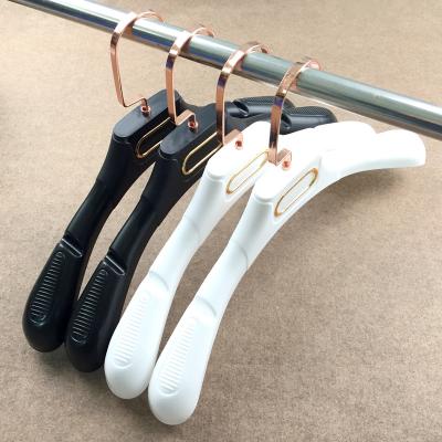 China New Adult Anti-Slip Black Plastic Non-slip Clothes Hanger With Gold Hook for sale