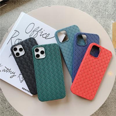 China Heat Dissipation Shockproof Shockproof Woven Pattern Mesh Breathable Case For iPhone Pro Leather Case 12 Max for sale