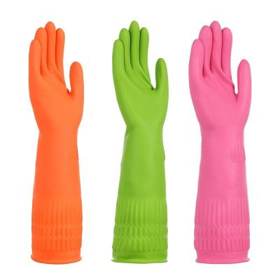 China Wasserdichte gezeichnete Haushalts-Handschuhe der Latex-freie Abwasch-Handschuh-38CM Menge zu verkaufen