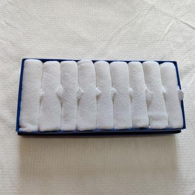 China Disposable White Microfiber Rolled Supply Hot And Cold Towels Airline Towels zu verkaufen