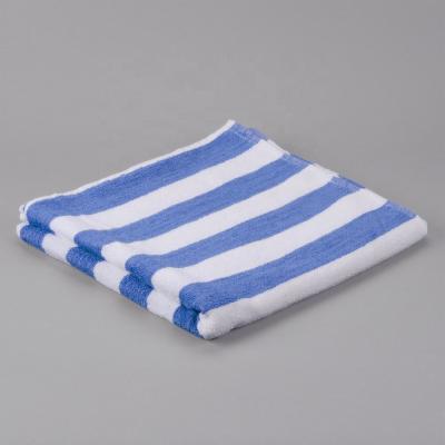 China Wholesale Hut Stripe Hotel Pool Towels Blue White Beach Towels 100% Cotton Child Safe Towels zu verkaufen