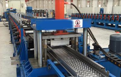 China Galvanisierte Stahlgestell-Platten-Rolle, die Linie Maschine 300-600mm bildet zu verkaufen