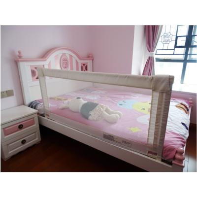 China Vertical lifting system safe space and hot sale design children's protective bed easy to use fences baby safety products baby guard bedrail for sale