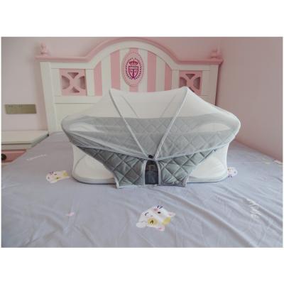 China New Arrivals Modern European Style Lock Pop Easy Double Folding Baby Travel Bassinet for sale