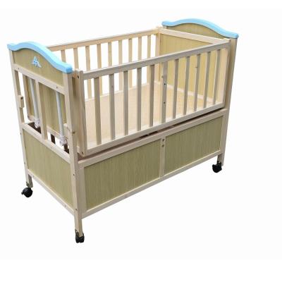 China Electric Automatic Swing Crib Solid Pine Solid Wood Baby Crib for sale