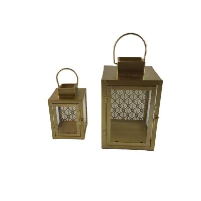 China Europe Candle Lantern Holder Metal decorative pattern Manufacturer High Quality Gold Lattice Lantern Candle Holder for sale