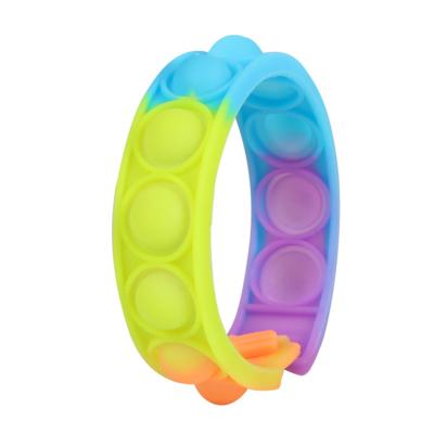 China Wonderful Gift Popular Design Decompression Finger Noise Itting Wiggle Toy Wristband Relax Silicone Wristband for sale