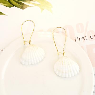 China Bohemian white vintage shell border earrings, alloy conch shell earrings, customizable for women for sale