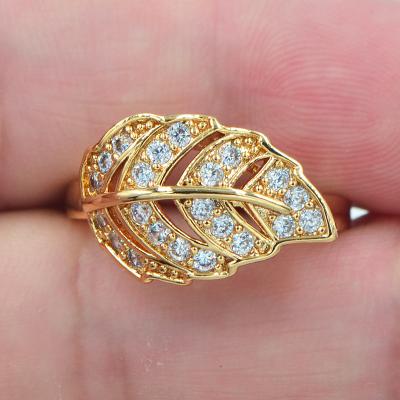 China CLASSIC 18K Gold Plated Clear CZ Cubic Zircon Leaf Charming Women Ring Jewelry for sale