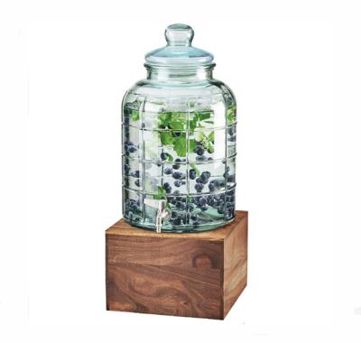 China 2 Gallon Glass Beverage Dispenser With Walnut Base And Ice Chamber G202107031 for sale