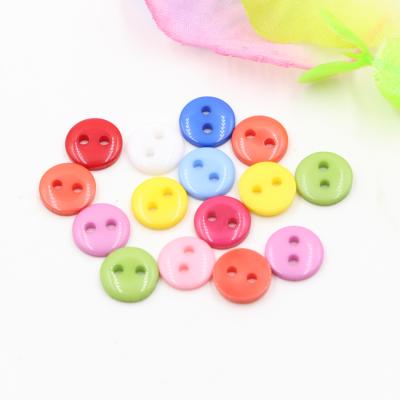 China Round Dry Cleaning Clothing Custom Four Hole Buttons Clothing Buttons for sale