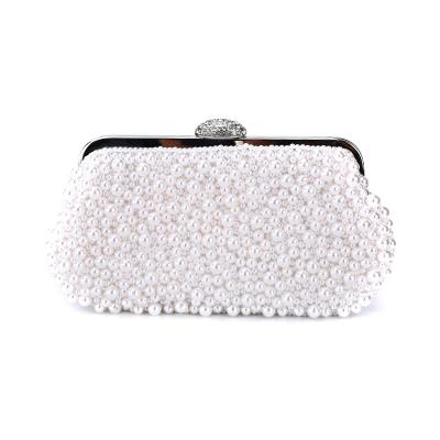 China Luxury Classic Dinner Bag Handmade Pearl Bead Embroidered Clutch Large Capacity Banquet Bag Women Party Bag Evening Handbag for sale