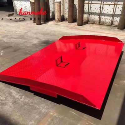 China Industrial Sized 6500kg Capacity Hydraulic Dock Leveler Dock Plate For Forklift for sale