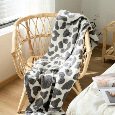 China Custom Sofa Bed Throw Blanket Simply 130*160cm Leopard Plaid Fuzzy Fluffy Knitted Thermal Comfortable Soft Elegant Velvet Plush for sale