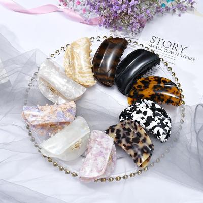 China Fashion Women Hair Clip Accessories Vintage Geometric Black White Acetate Plaid Plaid Hair Claw for sale