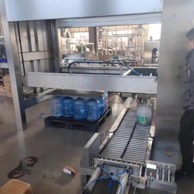 China Hot Selling Simple Operation Easy Maintenance 5 Gallon Barrel Bottle Pallet Palletizer Machine Water Packing Line Automatic Stacker Palletizer Robot for sale