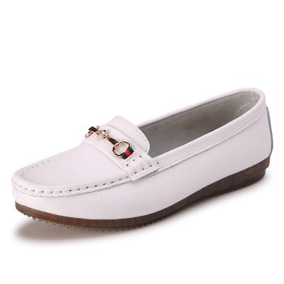 China Round Customize Women Comfortable Flat Casual Nursing Loafer Shoes Daily Care Soft Women Leather Loafers for sale