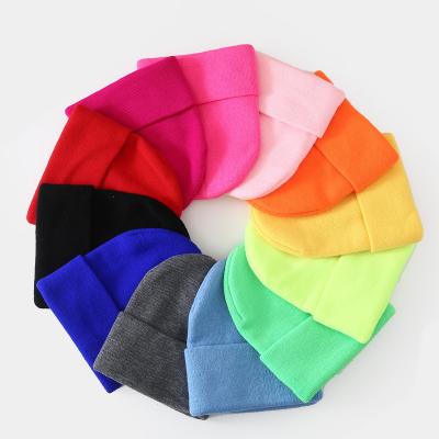 China COMMON Custom Logo Fashion Colors Acrylic For Man Knit Warm Cheap Hats Beanie Hats Woman Hat Winter Cap for sale