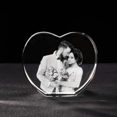 China Europe Customize Heart Wedding Gift Cristal Home Decor Birthday 3d Laser Photoengraved Crystal Block Cube for sale