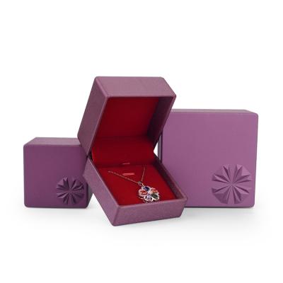 China Jewelry Box Ring Gift Box Jewelry Packaging Ring Style Bracelet Gift Custom Logo New for sale