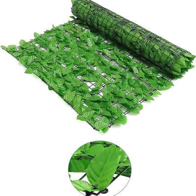 China Environment-frendly China Landscape Plastic Garden Leaves Fences Panel Expanding Decorative Artificial Green Ivy Privacy Hedge Wall Fence Screen for sale