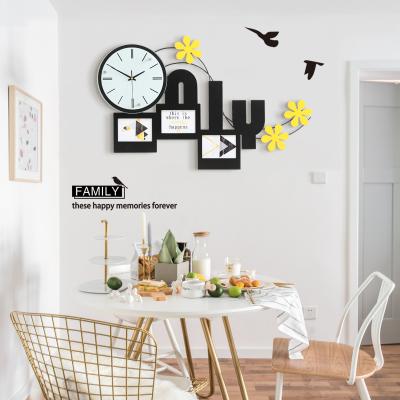 China CREATIVE New Design Wooden Wall Clocks With Photo Frame Time Use Home Decoration Wall Clock for sale