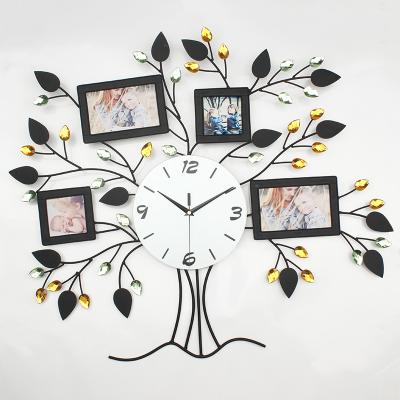 China ODM Large Tree Style Antique Decorative Wall Clock / Modern Photo Frame Shape ODM Wall Clock De Pared for sale