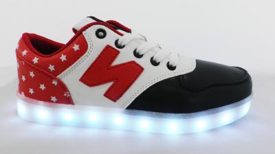 Chine Chaussures de sport intelligentes de mode pour des chaussures des hommes avec des lumières pour des adultes à vendre