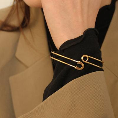 China 18K Gold Plated Safety Pin Cuff Bracelets 18K Gold Plated Safety Pin Cuff Bracelets For Women Geometric Double Circle Bracelet Stainless Steel Minimalist Jewelry Adjustable for sale