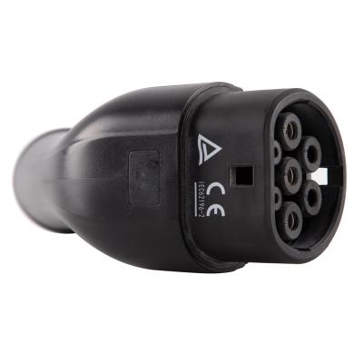 China Thermoplastic 16A 1 Phase EV Car Socket IEC 62196-2 Type 3.3kw EV Charging Socket for sale