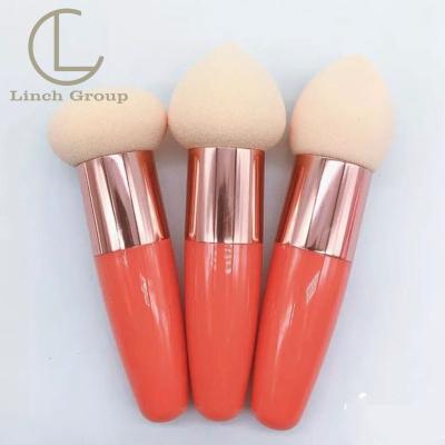 China Soft Touch Makeup Sponge Brush Eyeshadow Applicator Eye Blender Brush with Handle for sale