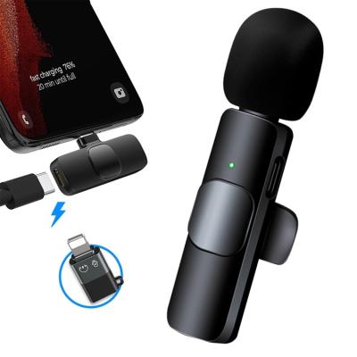 China Portable Audio Video Recording Mic For IPhone Live Broadcast Gaming Lavalier Microphone 2022 New Lavalier Wireless Microphone Microphone for sale