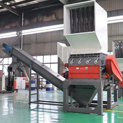 China Recycled Plastic Crusher Industry Machine Bottle Crusher With Screw Conveyor for sale