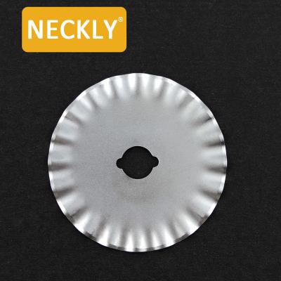 China Quick-Change Blade Wholesale 45MM Rotary Cloth Cutter Blade Perforating Refill, Rotary Serrated Knife for Paper Crafting, Sewing for sale