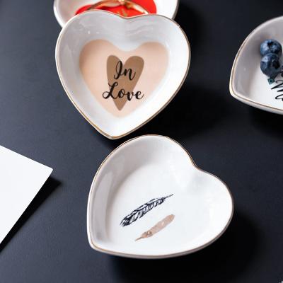 China Home Wholesale Cheap Ceramic Jewelry Tray Ornament Dishes Holder With Heart Shape For Gift for sale