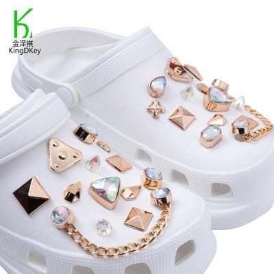 China Crystal Shoes Decoration New Alloy Hole Shoe Accessories Shoe Buckle Crystal Rhinestones Chain Ornaments Acrylic for sale