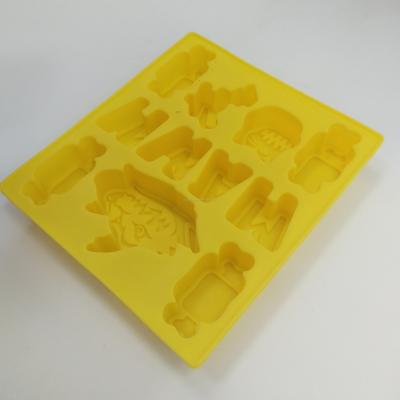 China New Arrivals 2021 New Arrivals Bar Kitchen Accessories Silicone Viable Ice Cube Mold Custom Logo &tray Printing Custom Ice Cube Trays for sale