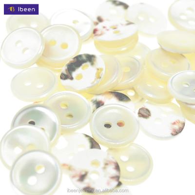 China Wholesale 16L Two Holes Dry Cleaning With A Circle Around Fancy Buttons China Trocas Shell Button For Women for sale