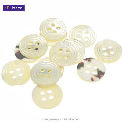 China Wholesale 16L Dry Cleaning Four Holes Round With Three Circle Trocas Shell Garment Button for sale